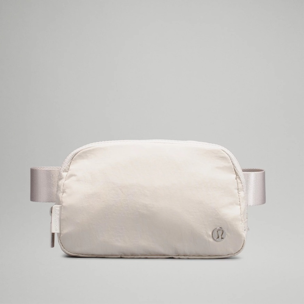 FOR TRADE— Lululemon Everywhere Belt Bag White